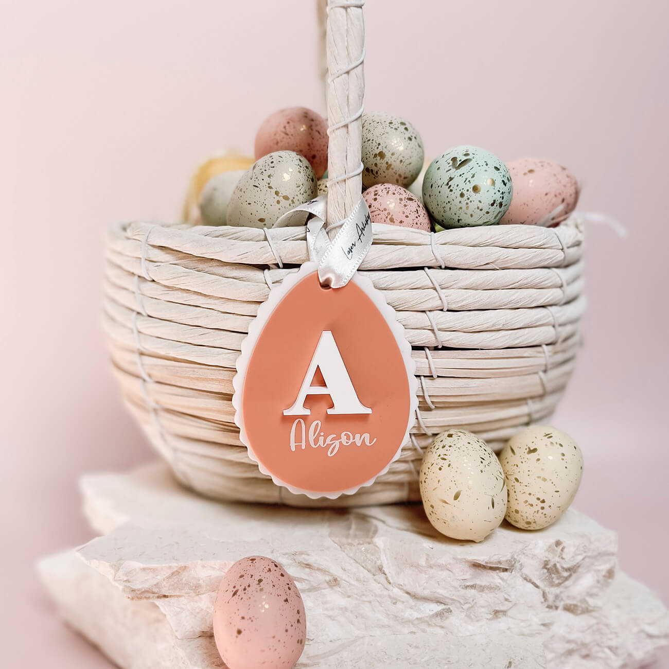 Scalloped Easter Egg Tag
